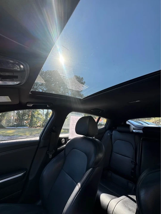 2020 Kia Stinger - Image 14 of 17