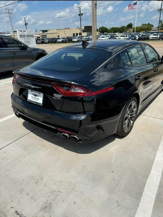 2020 Kia Stinger - Image 2 of 3