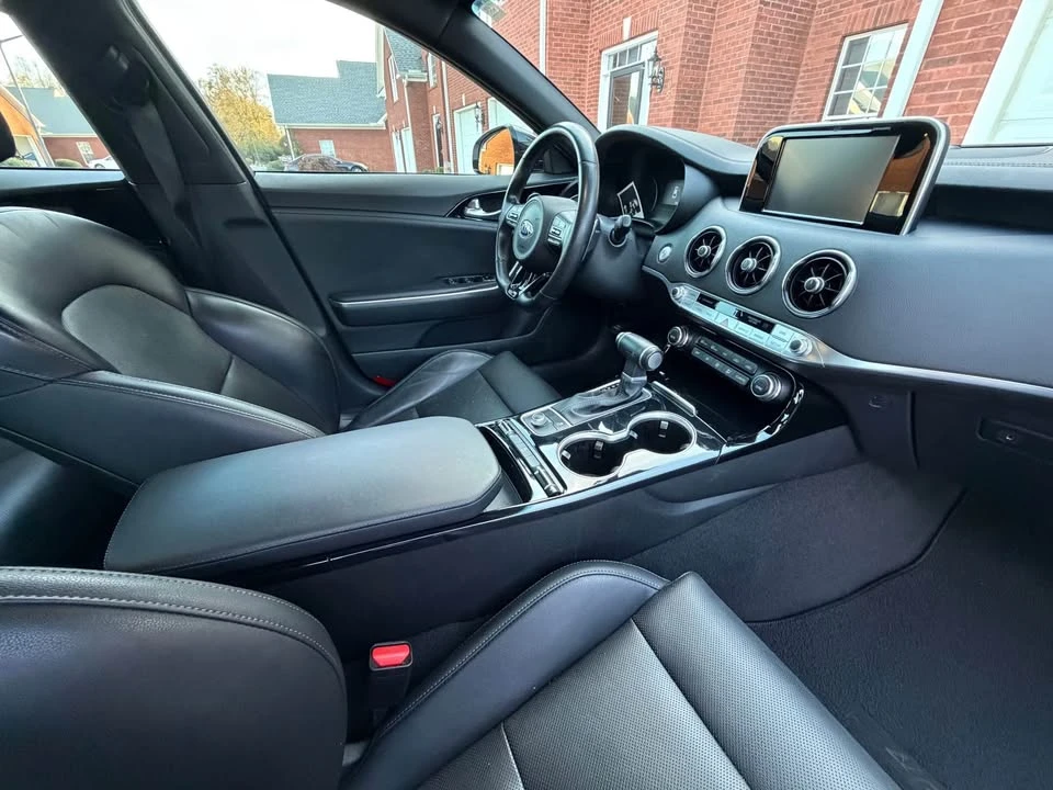 2020 Kia Stinger - Image 6 of 9