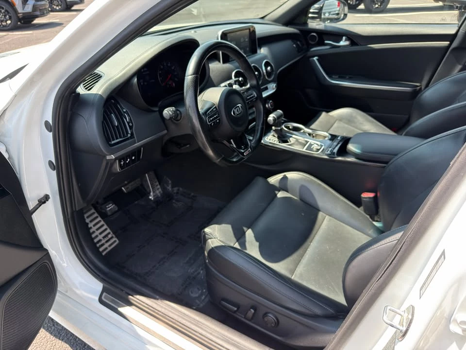 2020 Kia Stinger GT - Image 15 of 20