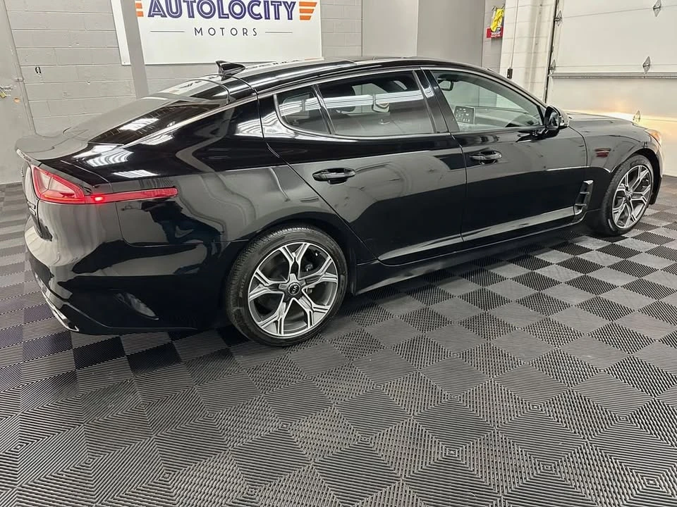2020 Kia Stinger GT - Image 13 of 20