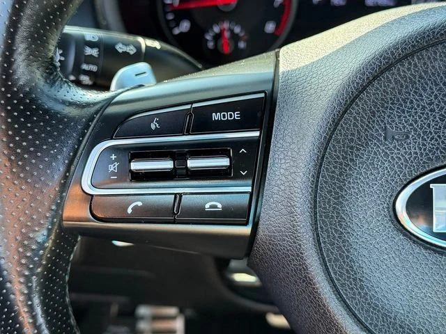 2020 Kia Stinger - Image 12 of 18