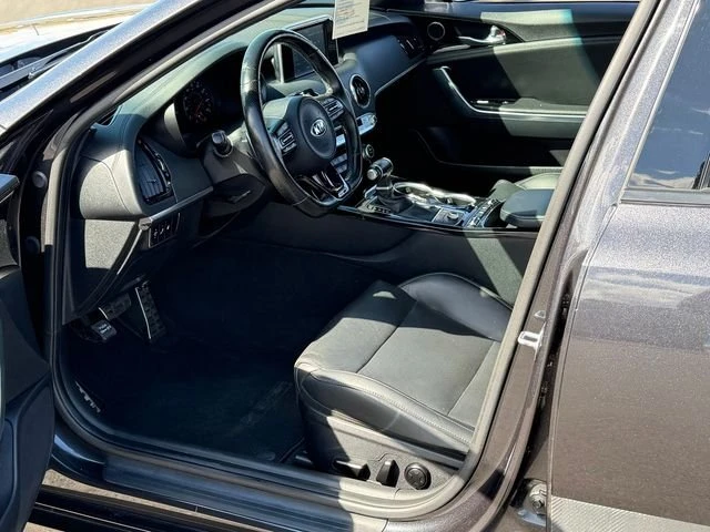 2020 Kia Stinger - Image 10 of 18