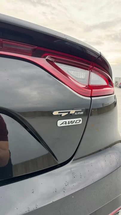 2020 Kia Stinger - Image 7 of 15