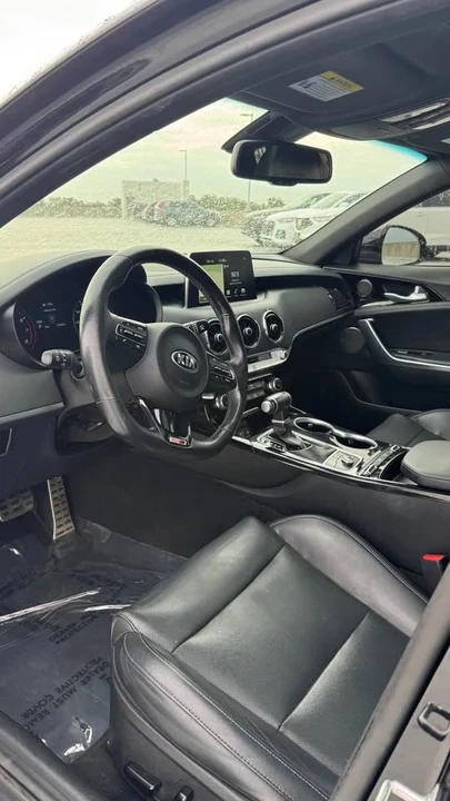 2020 Kia Stinger - Image 8 of 15