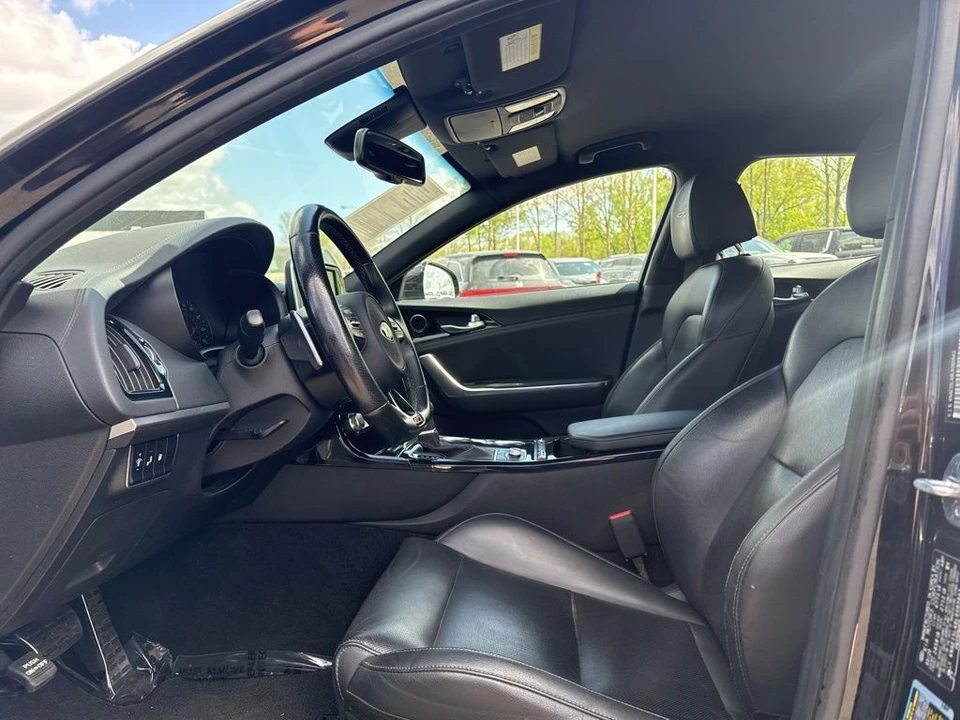 2020 Kia Stinger - Image 9 of 31