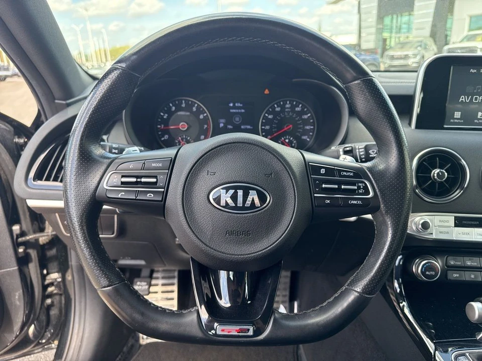 2020 Kia Stinger - Image 15 of 21