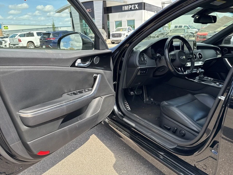 2020 Kia Stinger - Image 26 of 31
