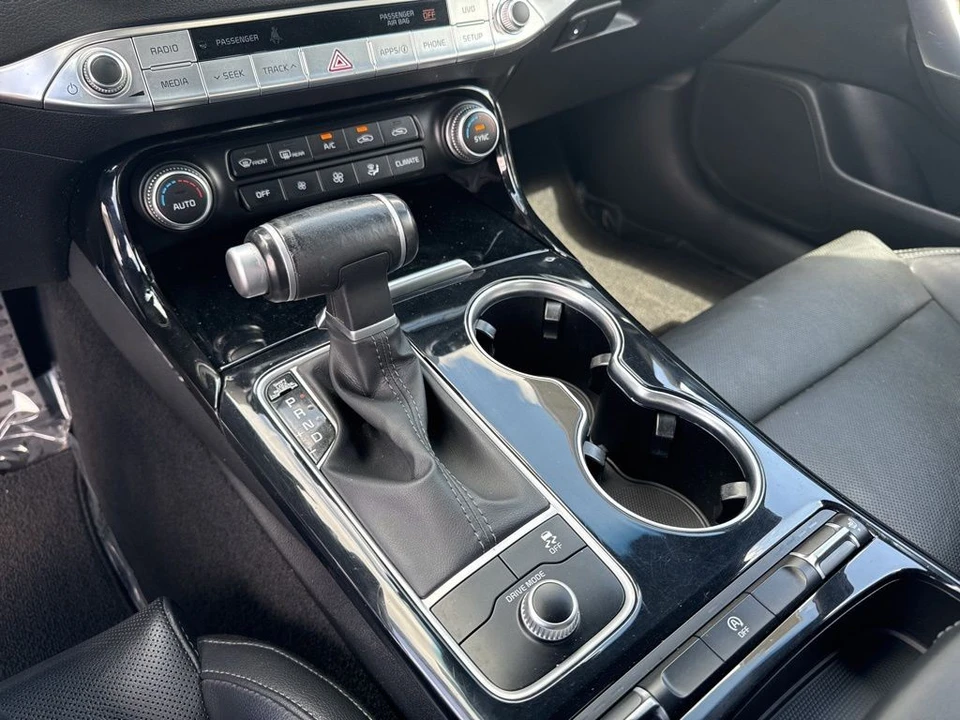 2020 Kia Stinger - Image 18 of 31