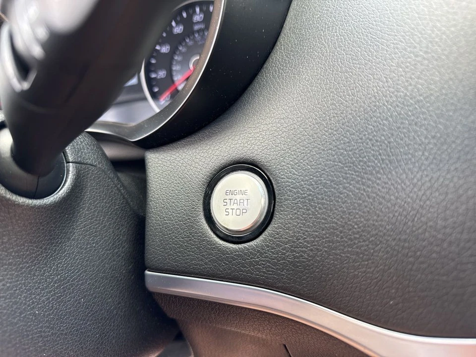 2020 Kia Stinger - Image 22 of 31