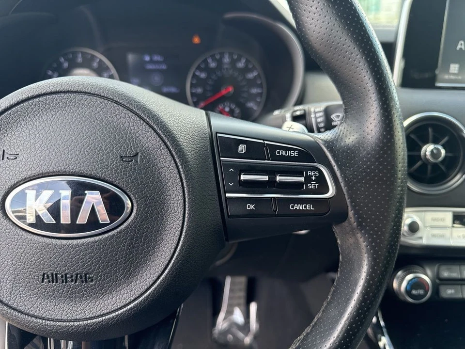 2020 Kia Stinger - Image 17 of 21