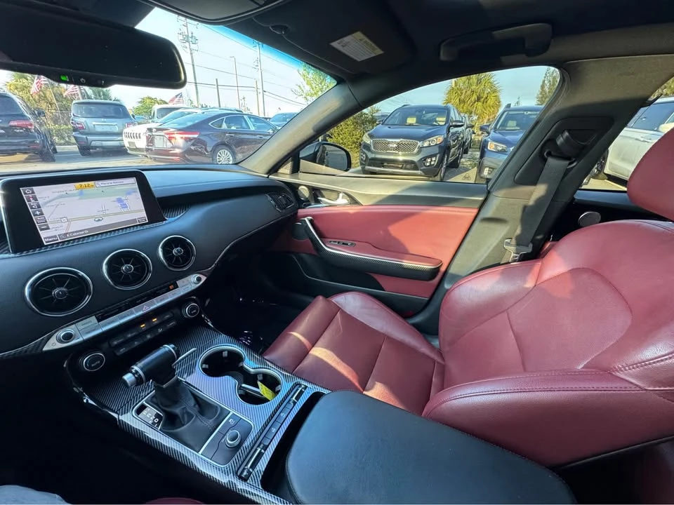2020 Kia Stinger GT - Image 12 of 17