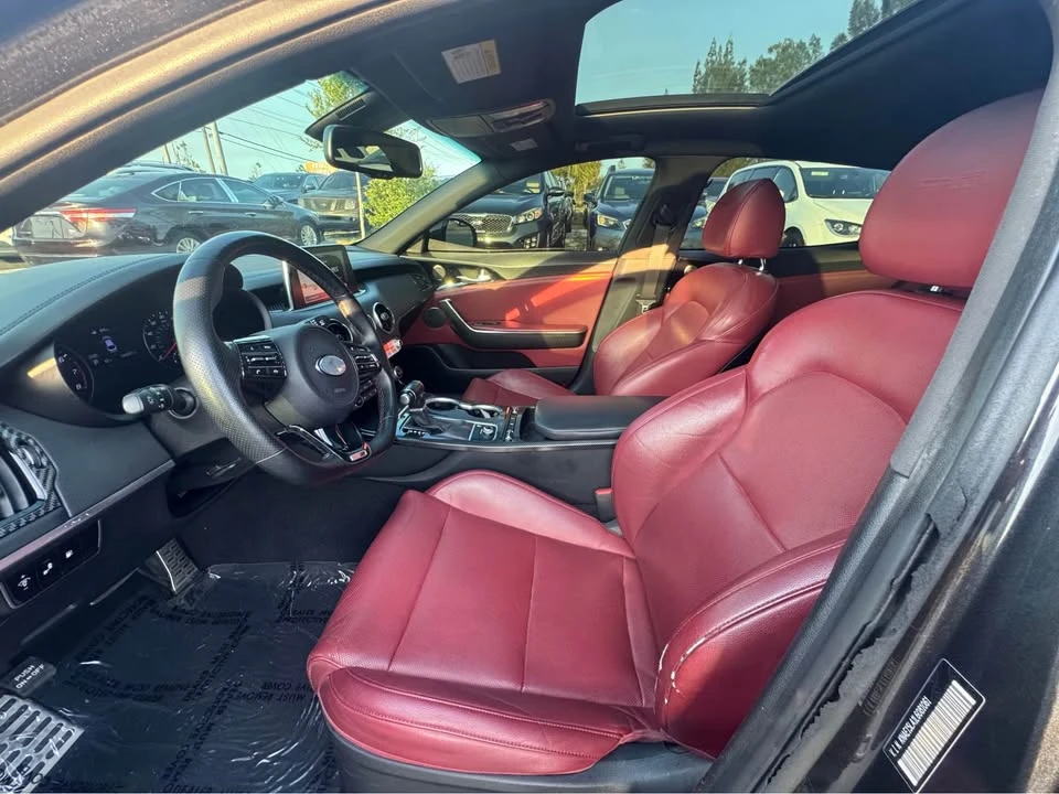 2020 Kia Stinger GT - Image 9 of 17