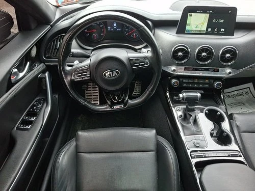 2020 Kia Stinger - Image 9 of 16
