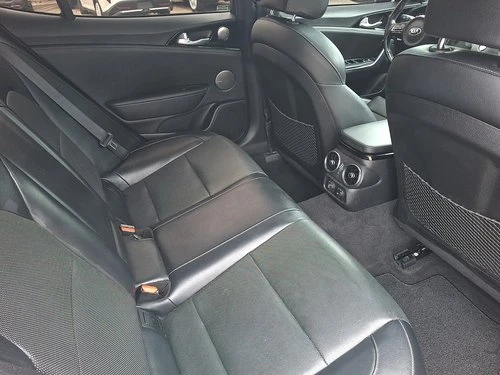 2020 Kia Stinger - Image 13 of 16