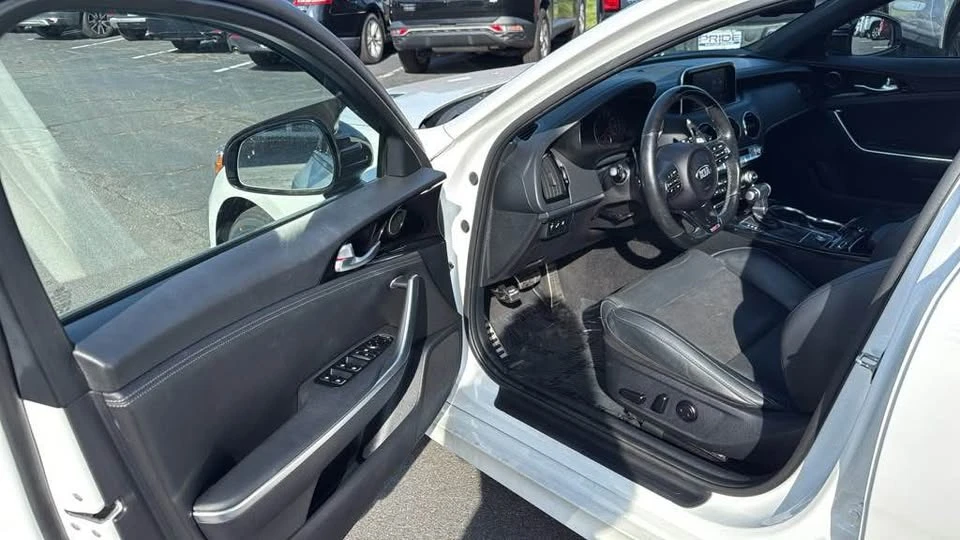 2020 Kia Stinger GT - Image 10 of 20