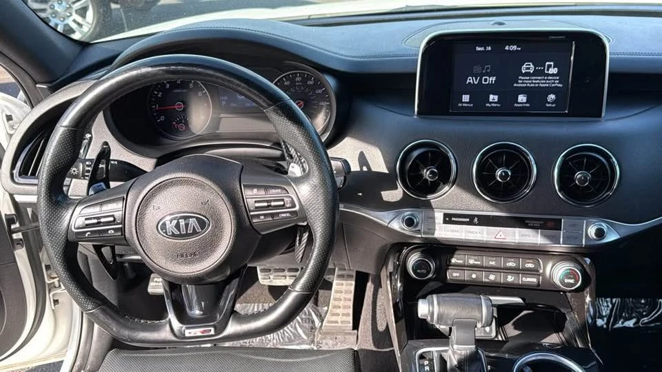 2020 Kia Stinger GT - Image 18 of 20
