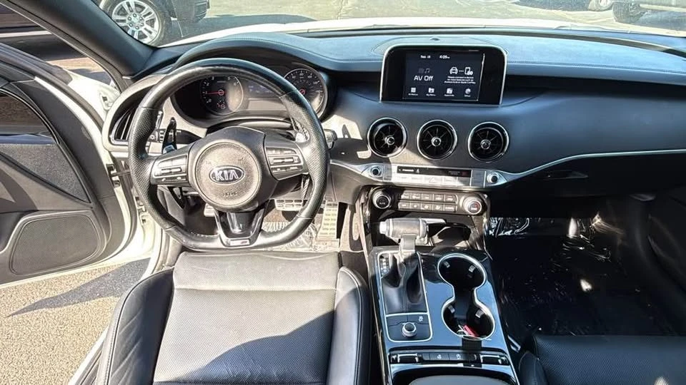 2020 Kia Stinger GT - Image 17 of 20