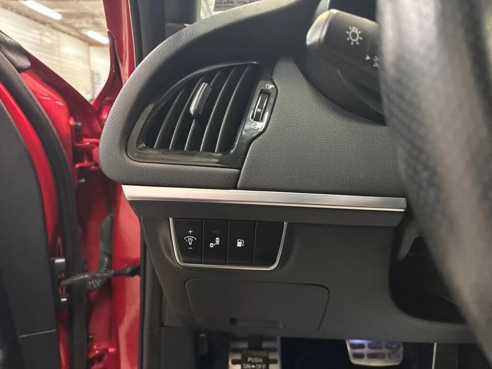 2020 Kia Stinger - Image 16 of 19