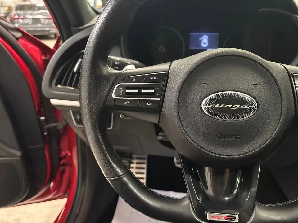 2020 Kia Stinger - Image 12 of 19