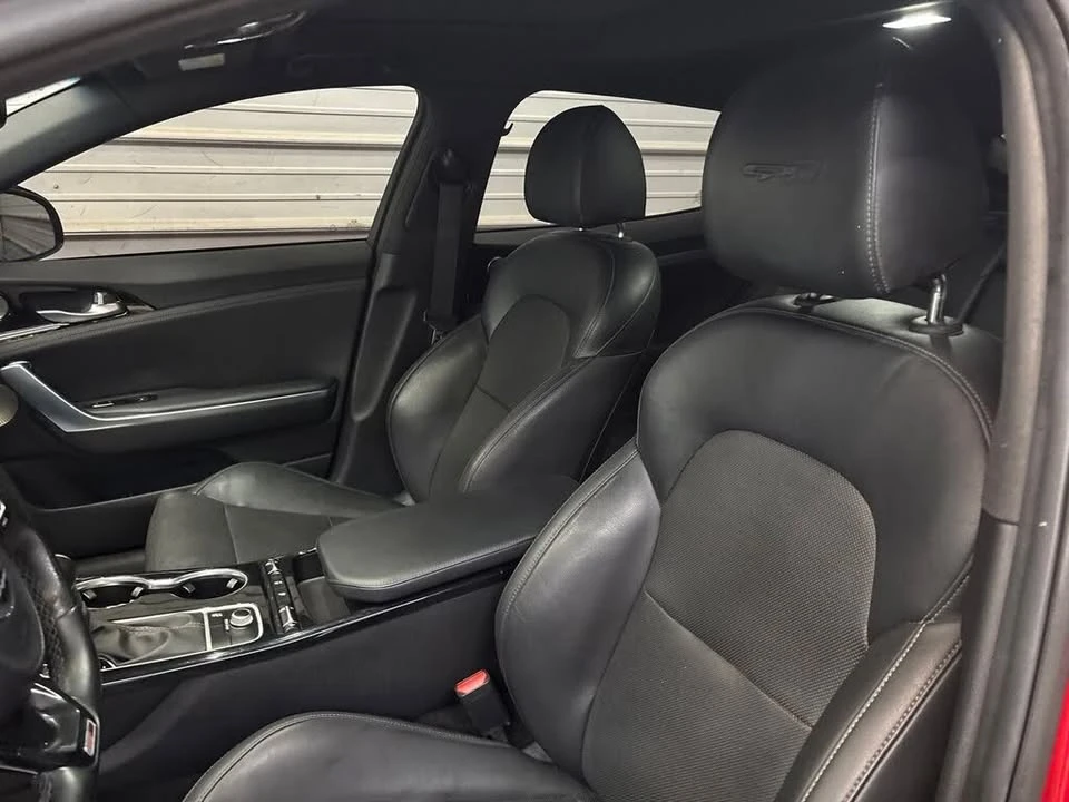 2020 Kia Stinger - Image 9 of 19