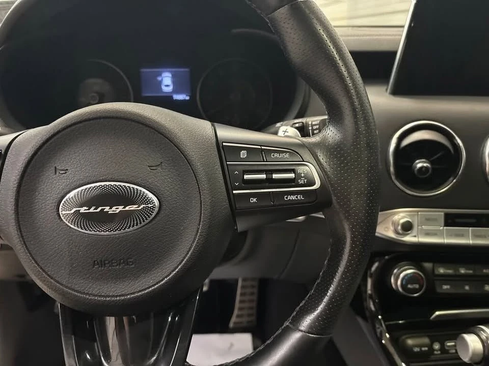 2020 Kia Stinger - Image 17 of 19