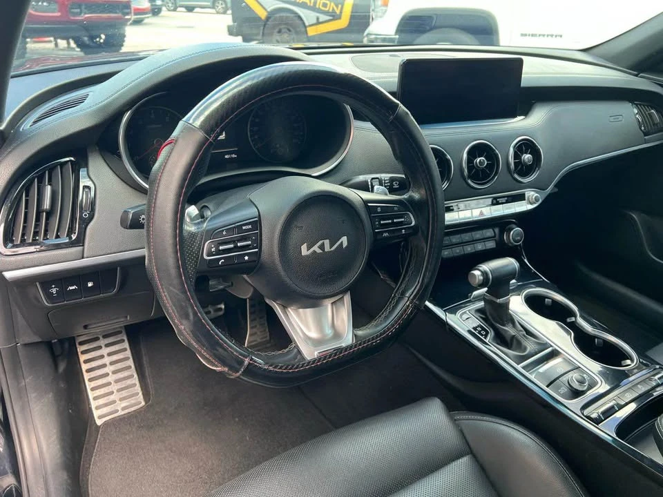 2020 Kia Stinger - Image 10 of 16