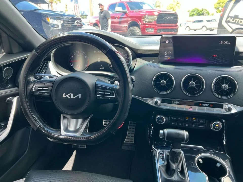 2020 Kia Stinger - Image 12 of 16