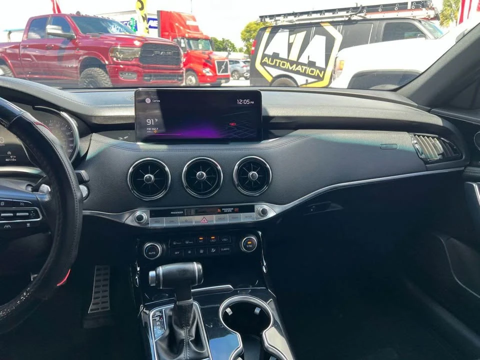 2020 Kia Stinger - Image 13 of 16