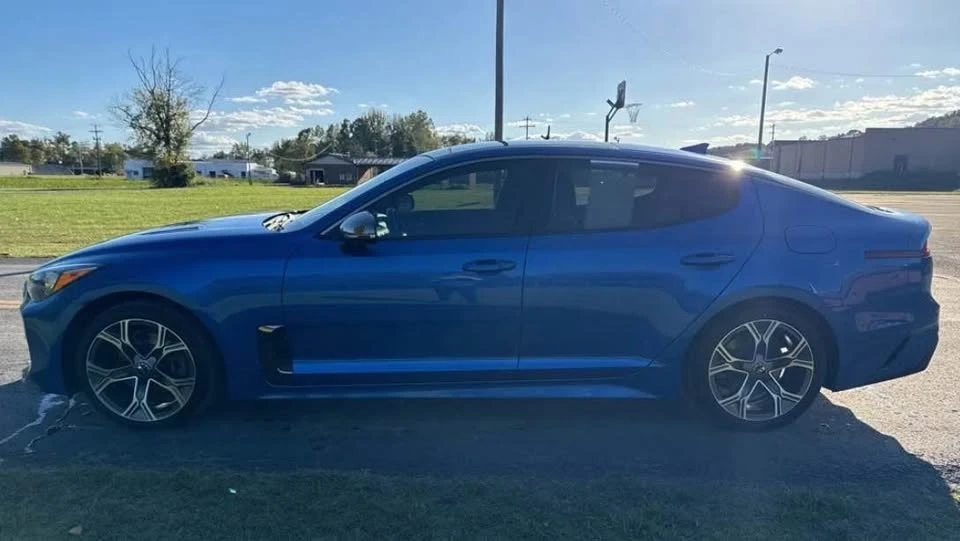 2020 Kia Stinger - Image 2 of 6