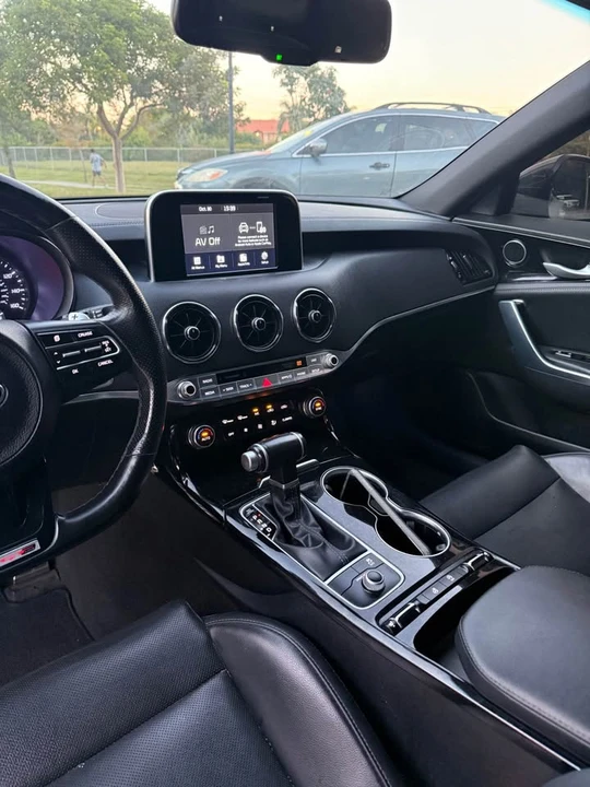 2020 Kia Stinger GT - Image 11 of 15