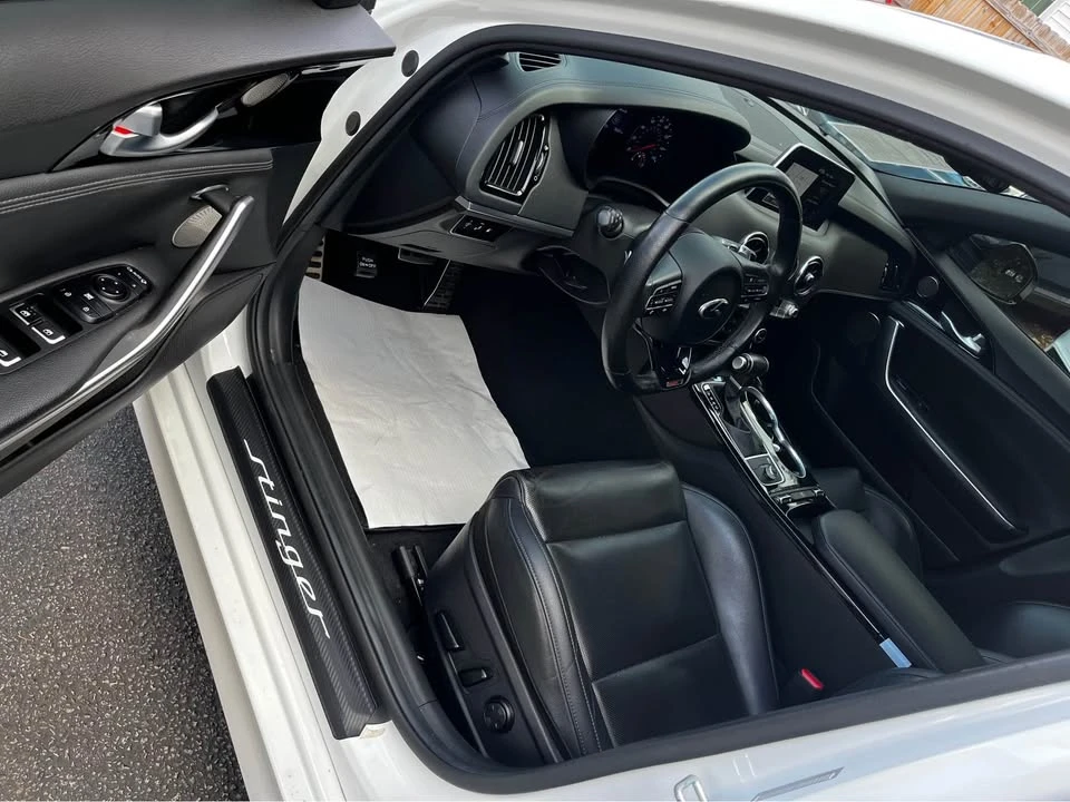 2020 Kia Stinger GT - Image 7 of 12