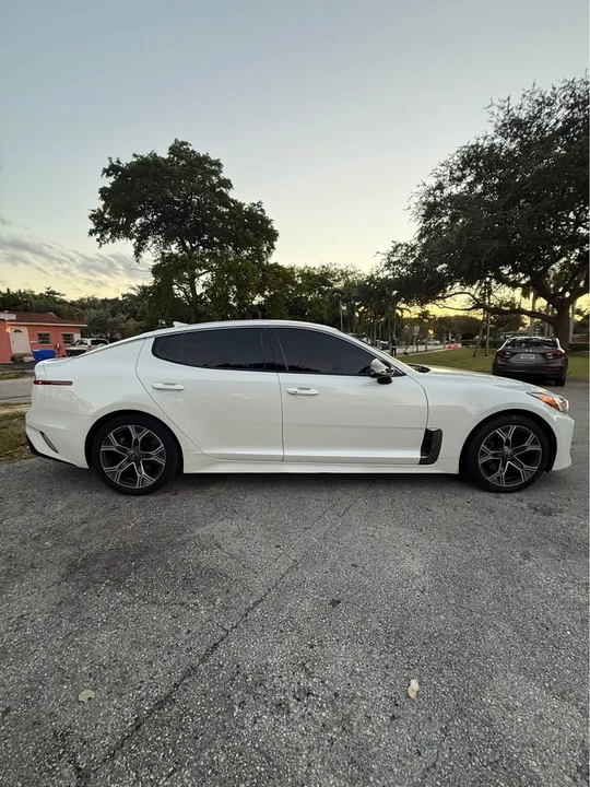 2020 Kia Stinger GT - Image 7 of 15