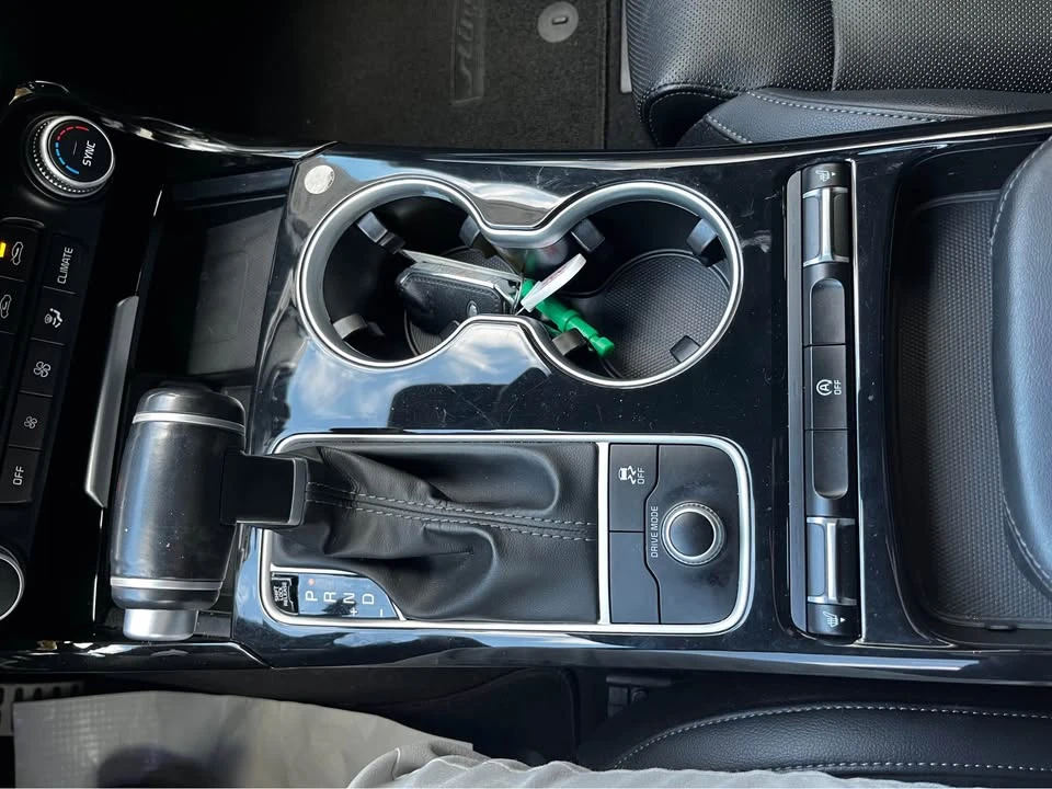 2020 Kia Stinger GT - Image 9 of 12