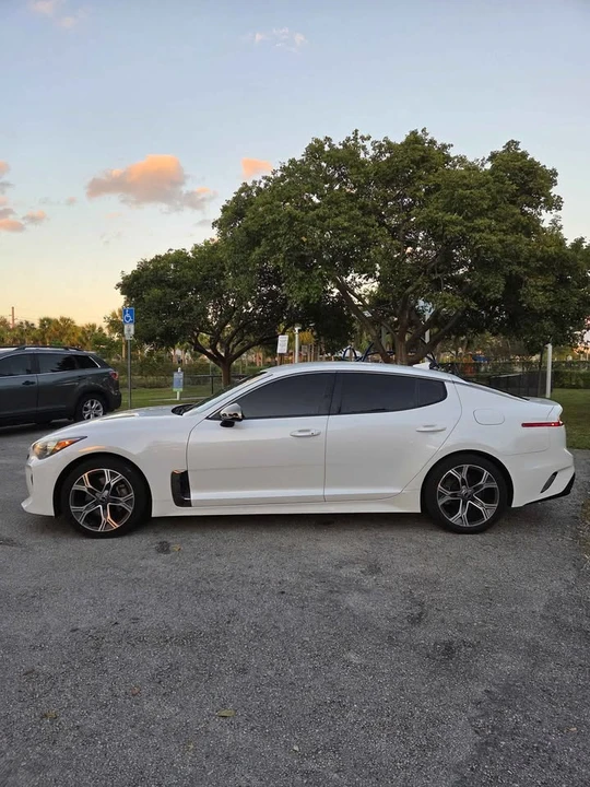 2020 Kia Stinger - Image 2 of 12