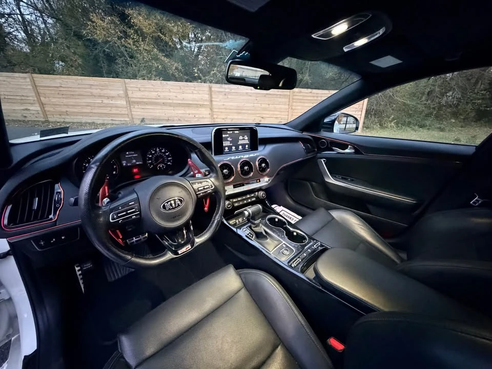 2020 Kia Stinger - Image 13 of 16
