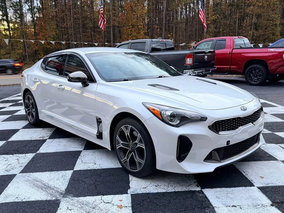 2020 Kia Stinger - Image 8 of 16