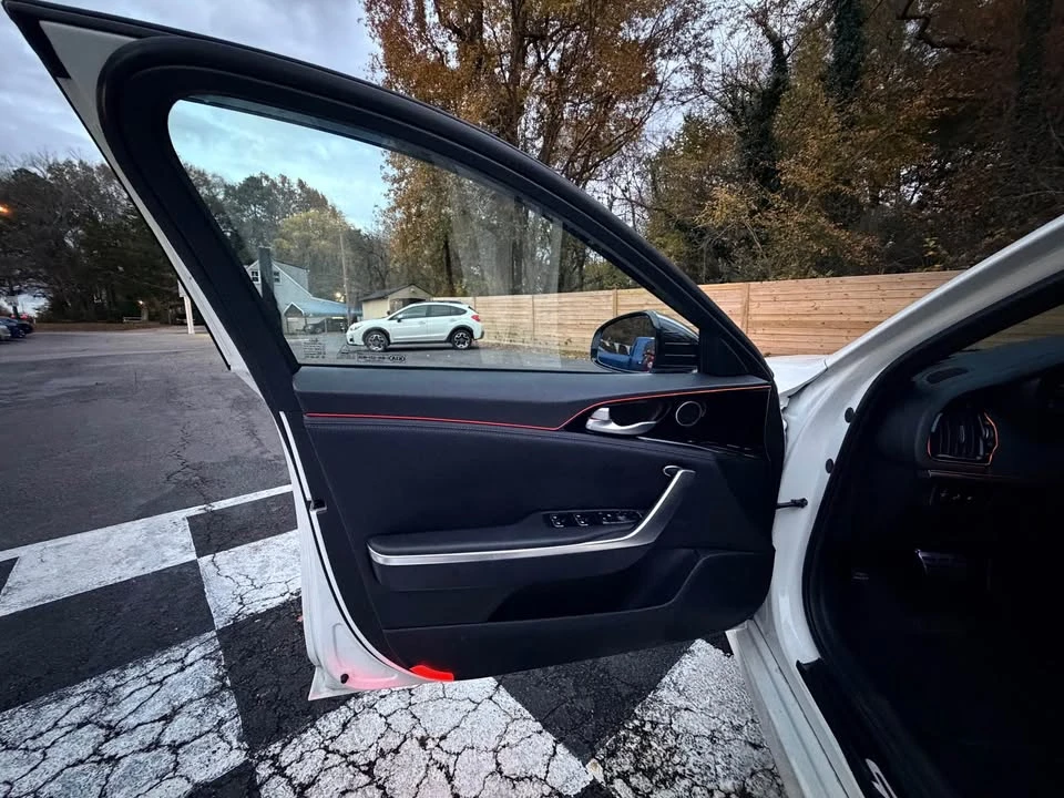 2020 Kia Stinger - Image 12 of 16