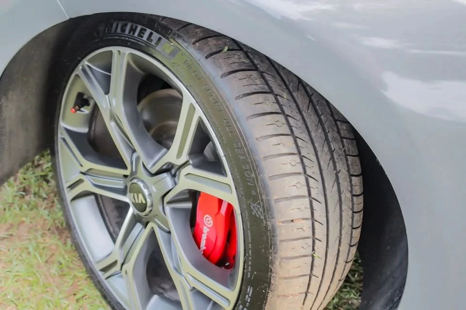 2020 Kia Stinger - Image 12 of 14