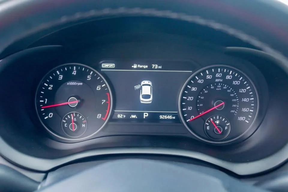 2020 Kia Stinger - Image 8 of 14