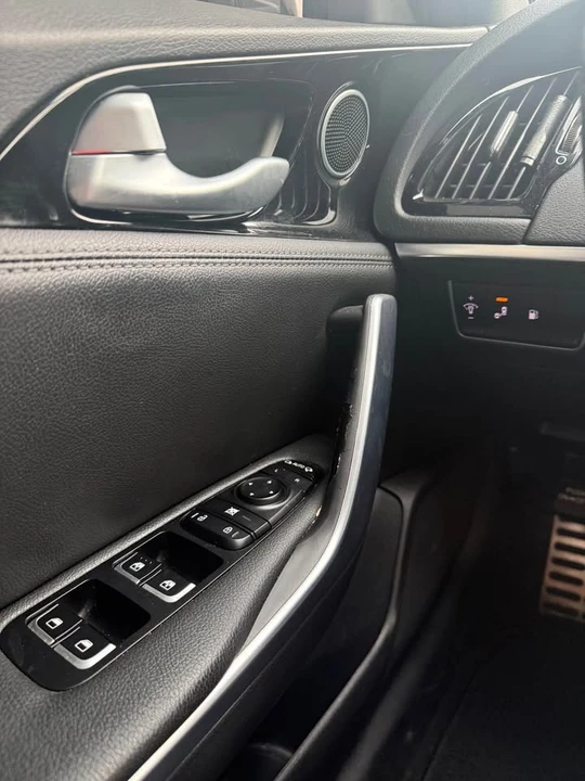 2020 Kia Stinger GT - Image 15 of 19