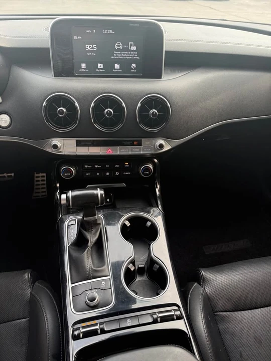 2020 Kia Stinger GT - Image 16 of 19