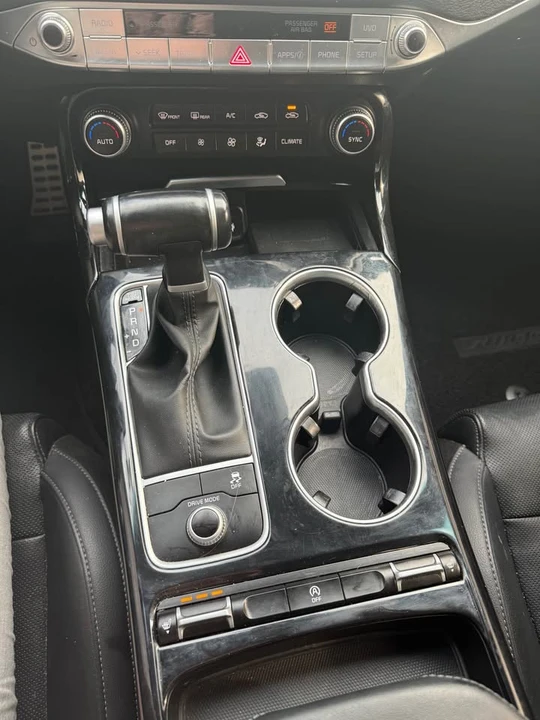 2020 Kia Stinger GT - Image 17 of 19