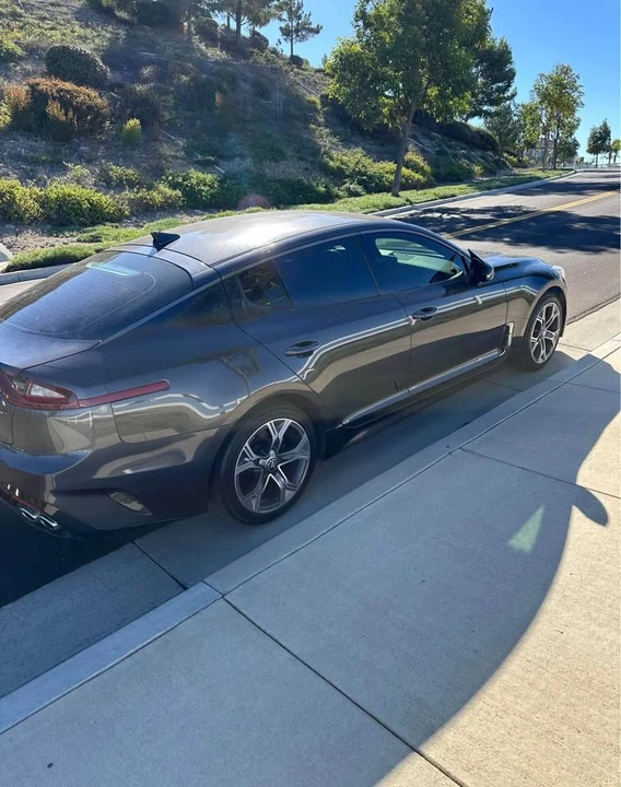 2020 Kia Stinger - Image 3 of 4