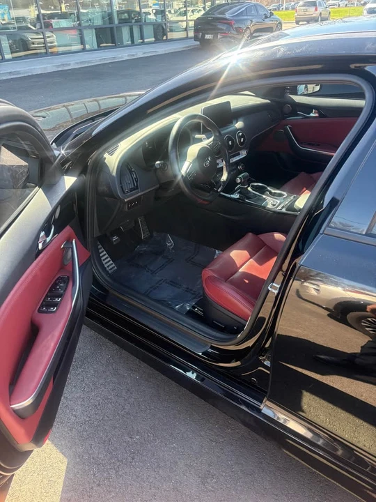 2020 Kia Stinger GT - Image 8 of 14