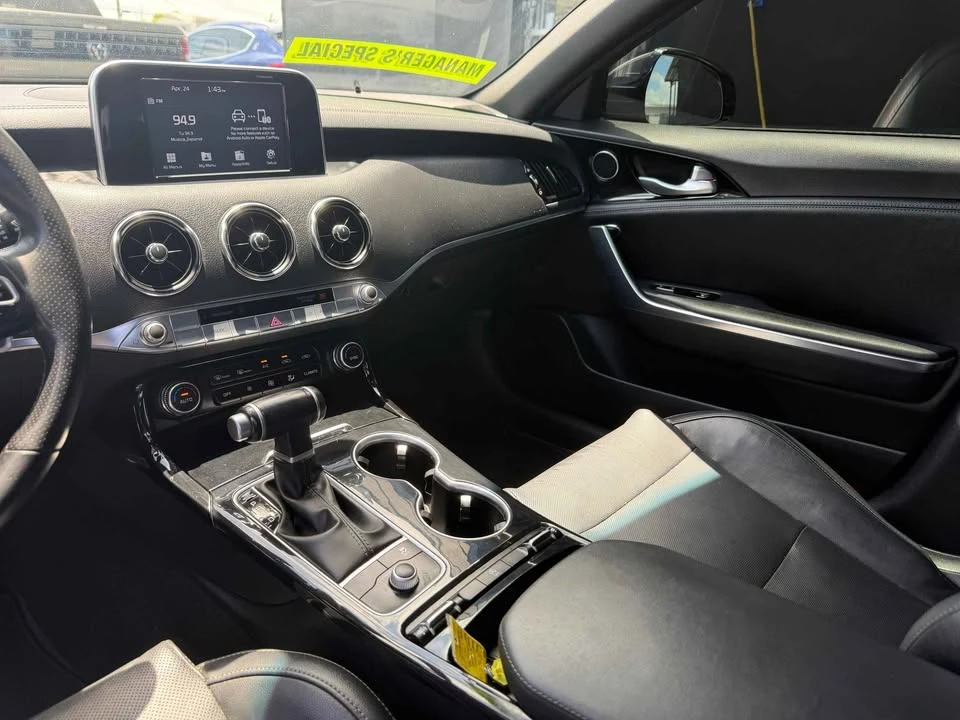 2020 Kia Stinger - Image 14 of 20