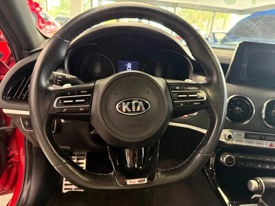 2020 Kia Stinger - Image 8 of 17