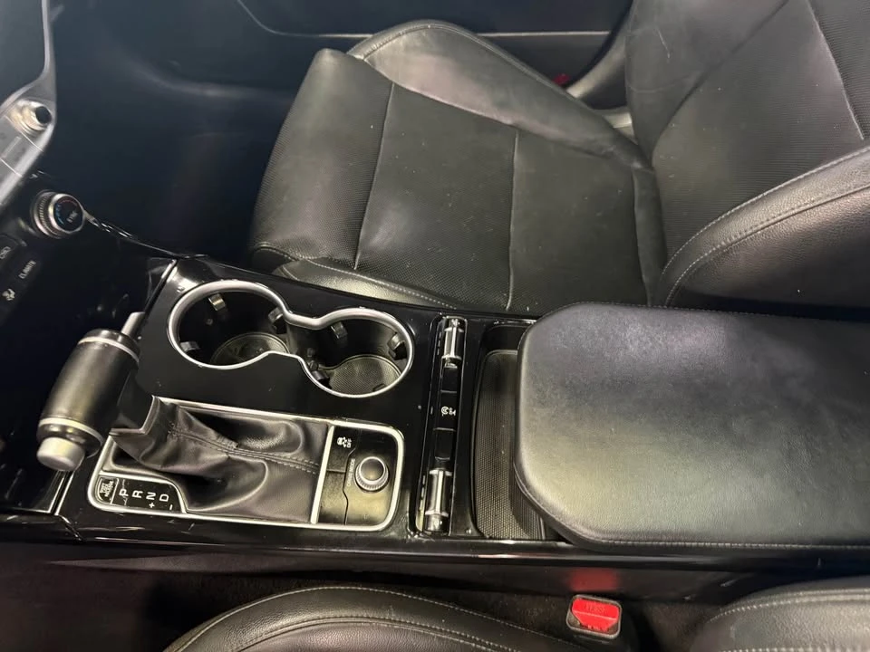 2020 Kia Stinger - Image 10 of 17
