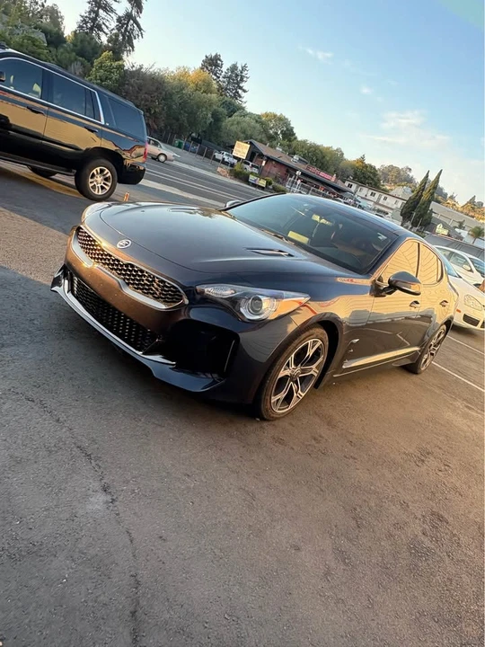 2020 Kia Stinger GT - Image 8 of 11