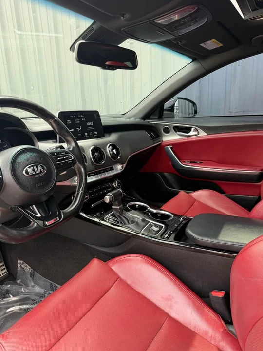 2020 Kia Stinger GT - Image 11 of 12